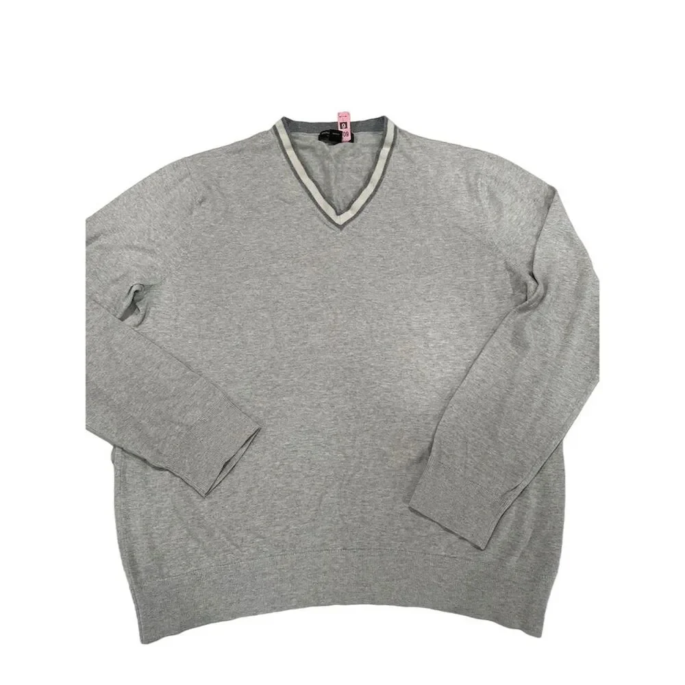 Banana Republic Men's Gray V-Neck Pullover Sweater‎ Size L